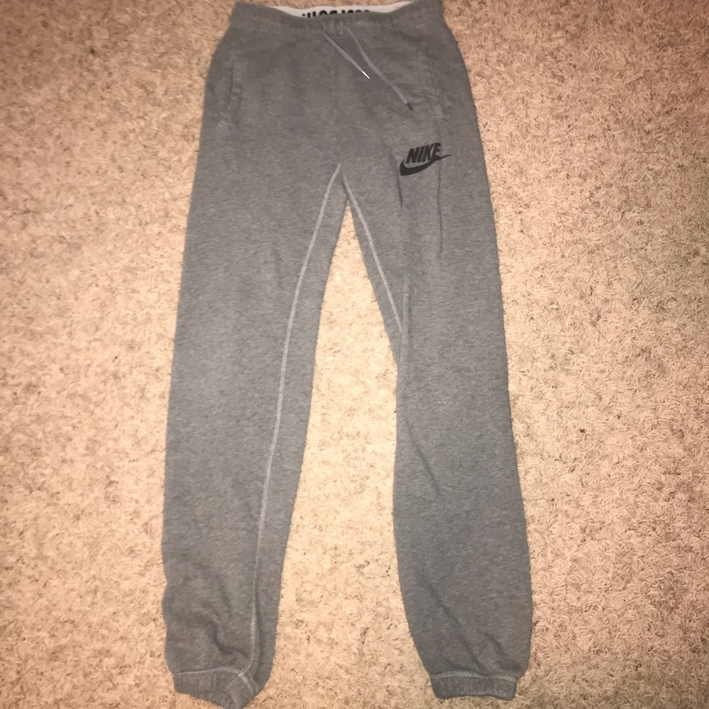 Nike Ankle-Fitting Sweatpants